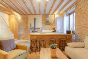 Maison de Village, Pierres Dorées